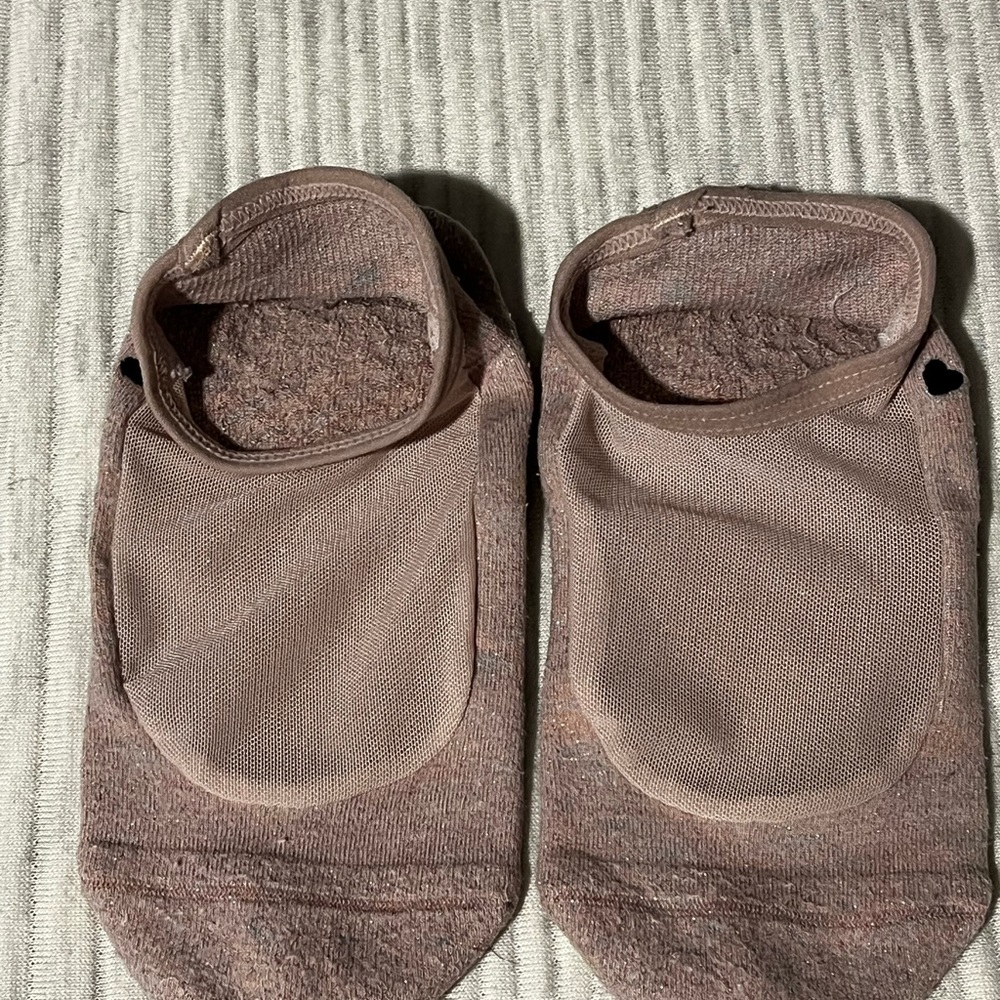 Pure Barre Tavi Noir Socks - Size Small